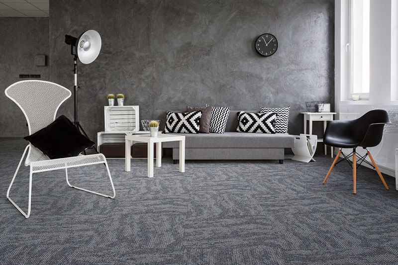 Ковролин в сером интерьере